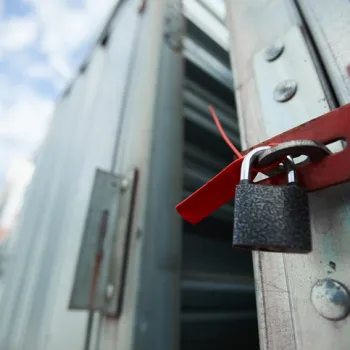 Con dấu niêm phong so với ổ khóa